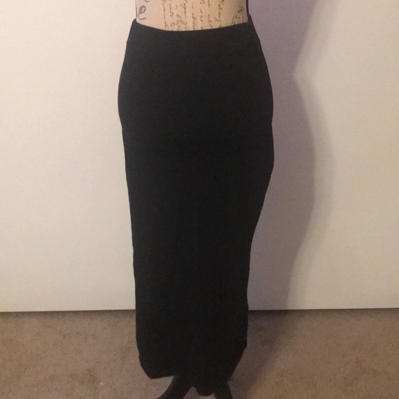 BLACK FORM FITTING PENCIL SKIRT!!🖤🖤 - Picture 2 of 3